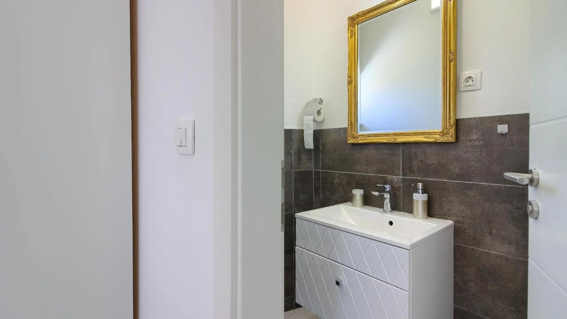 Ferienhaus Mit Privatpool Fuer 6 Personen Ca 100 Qm In Medulin, Istrien Suedkueste Von Istrien Holiday home